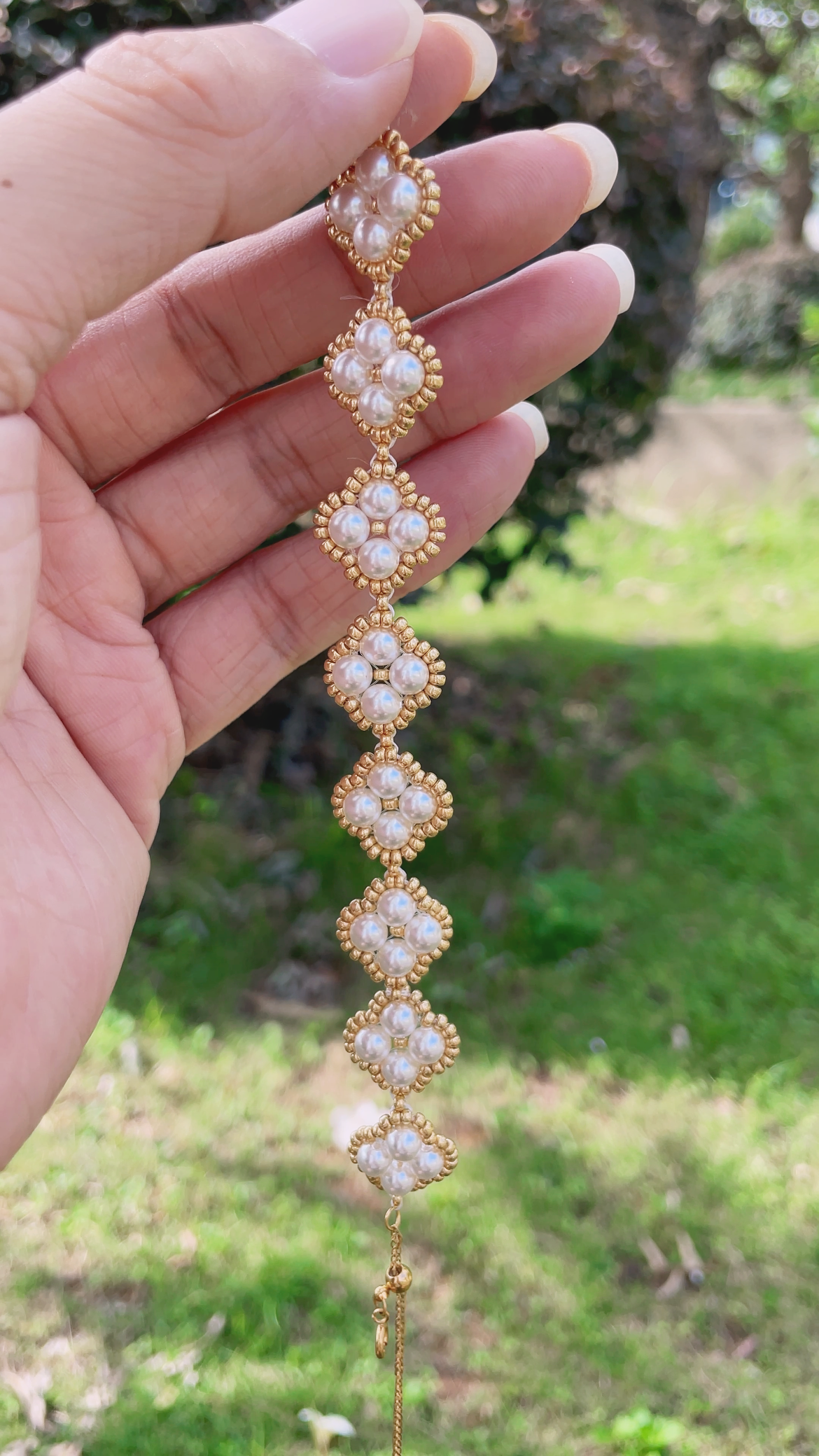 Pearl Lattice